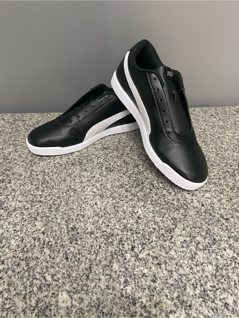 New PUMA Carina Slim SL Black White Womens Sneakers 9.5US Soft Foam (no Laces)